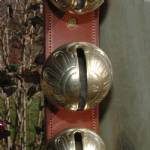 Rivet strap with 15 modern bells, decorative stitching
